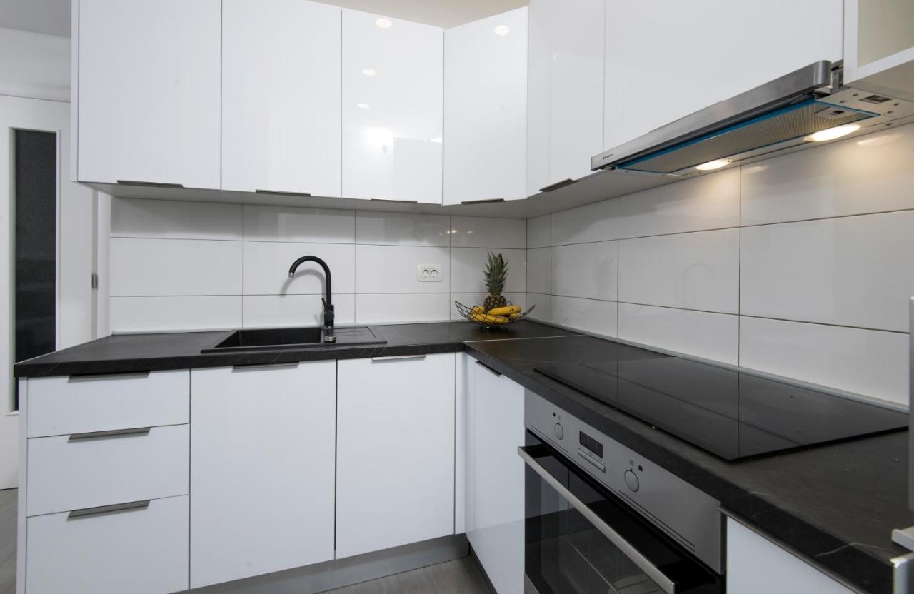 Apartments Mikas Stanici Exterior foto