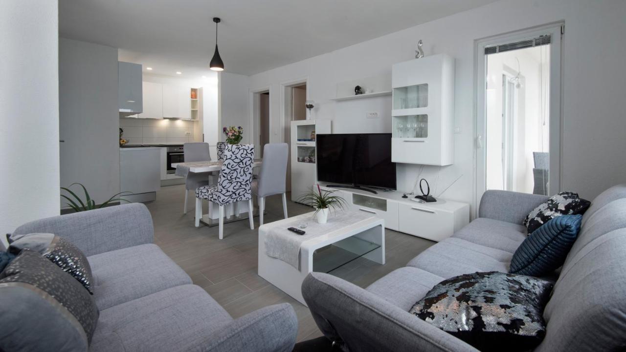 Apartments Mikas Stanici Exterior foto